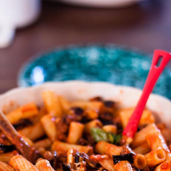 Pasta mit frittierten Auberginen