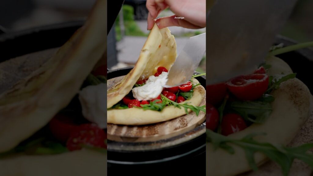 Anzeige | gefüllte Pizza mit Tomate und Burrata