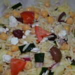 Griechische Nudelsalat