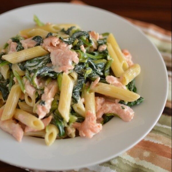 Pasta mit Räucherlachs und Spinat (BC)