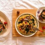 Frische Pasta mit Tomaten, Spinat und Knoblauch