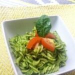 Pasta mit Avocado-Pesto