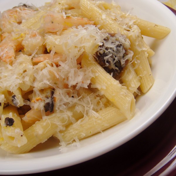 Cremige Pasta mit Meeresfrüchten und Pilzen