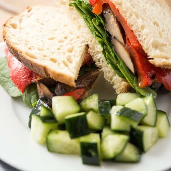 Rezept: Veganes Portobello-Pilz-Sandwich aus Sauerteig