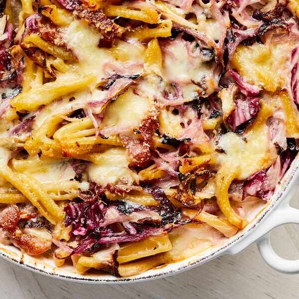 Käse-Überbackene Pasta mit Radicchio