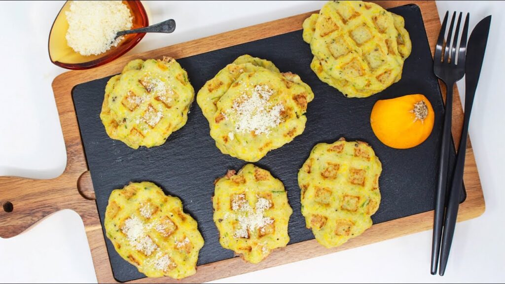 Neues vom Waffeleisen – ZUCCHINI PARMESAN PUFFER