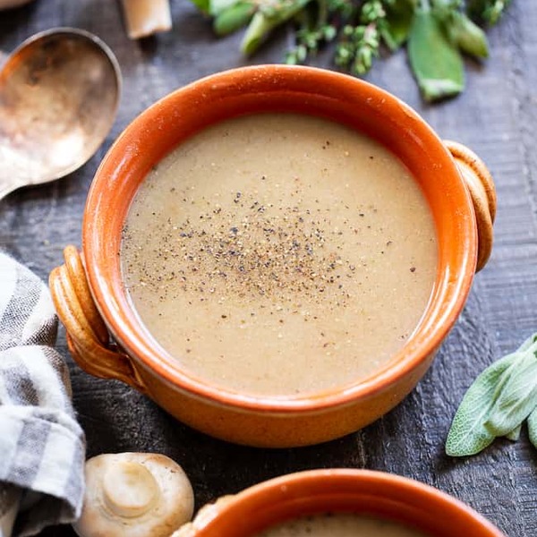 Paleo Champignoncremesuppe {Whole30 + vegane Option}