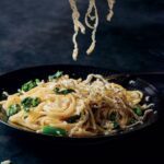 Spaghetti mit Cacio e Pepe Butter