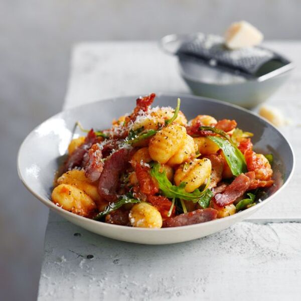 Cavatelli mit Speck und Rucola