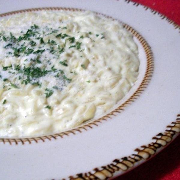 Cremige kleine Nudeln mit Käse