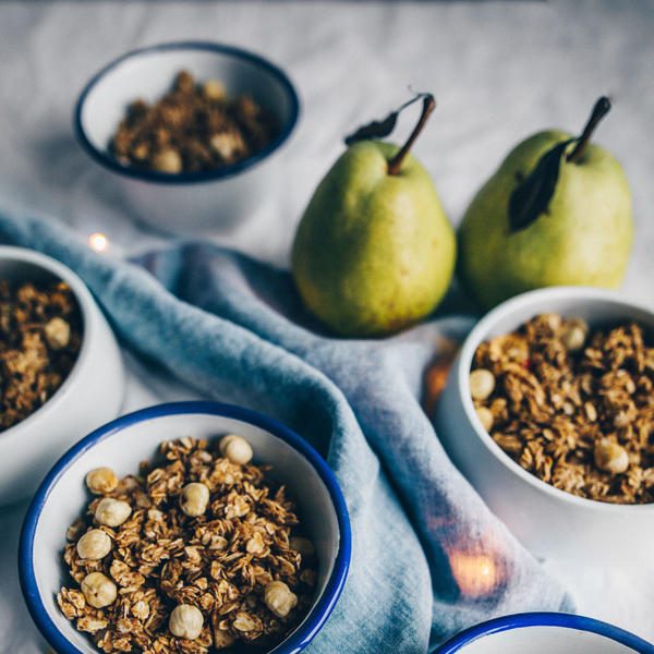 CHAI-GEWÜRZ-BIRNEN-CRUMBLE (VEGAN & GLUTE