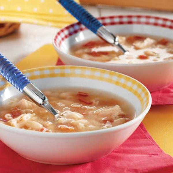 Herzhafte Pasta-Fa-Schulsuppe