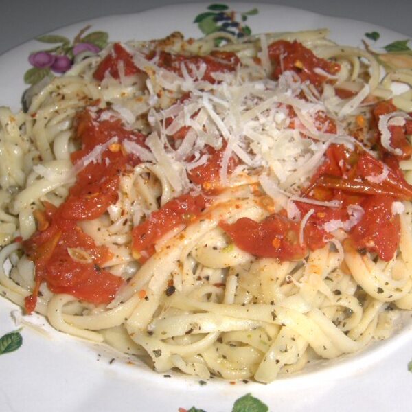 Mediterrane Pasta mit gerösteten Tomaten