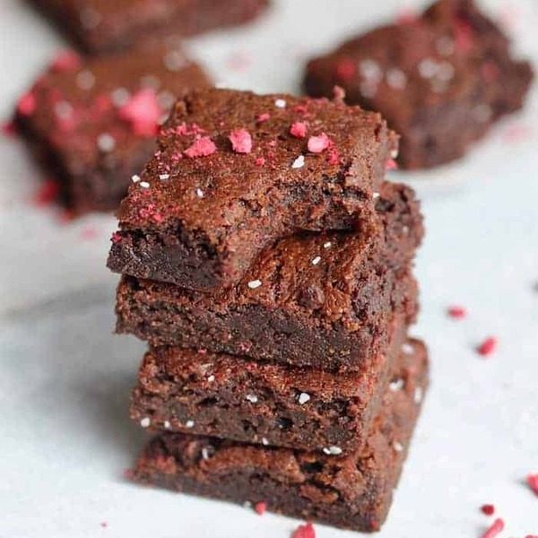 Vegane Brownies mit Himbeer-Mandelbutter